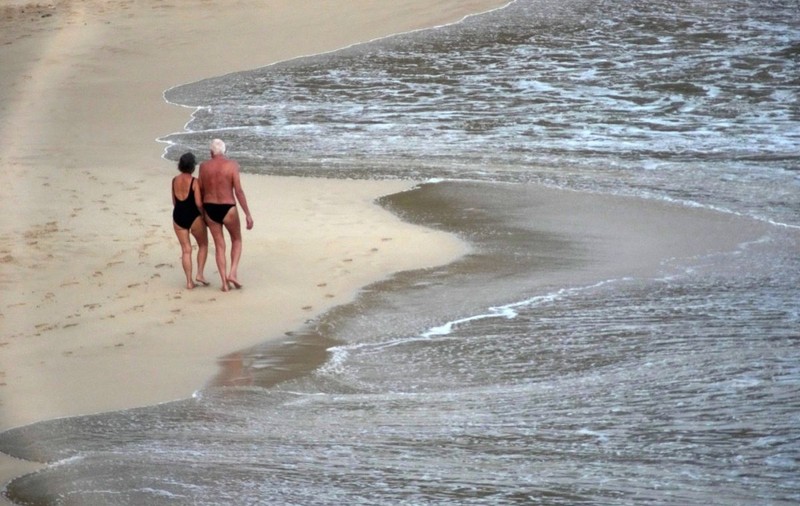 Un cuplu de pensionari a pierdut locul de pe plajă pentru care plătea 4.000 de euro anual, în Italia: resortul i-a refuzat pentru că nu cheltuiau suficient