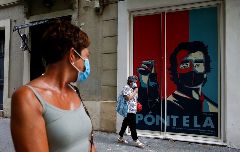 Locuitorii din Barcelona, sfătuiți să stea în casă, după creșterea numărului de cazuri COVID: ”Ultima șansă de a evita o carantină totală”