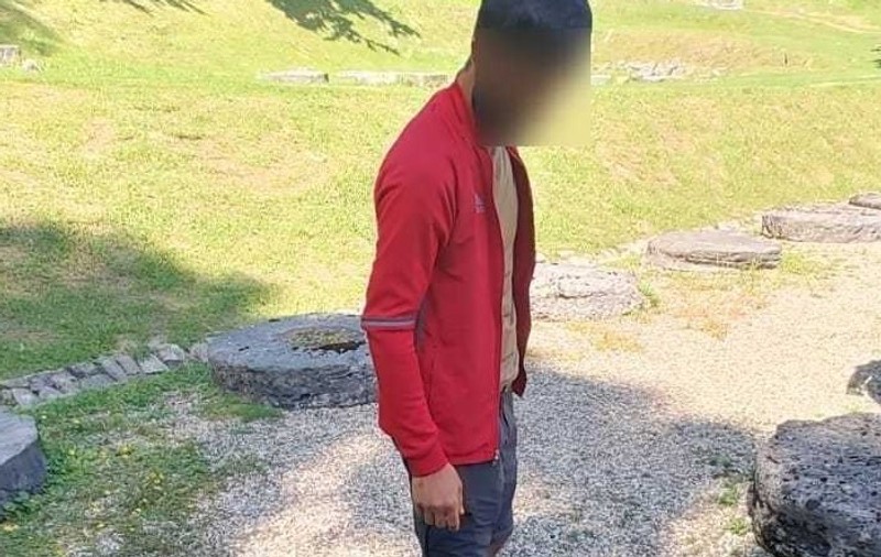 Trei bărbaţi din Tadjikistan au vandalizat trei pietre de la Sarmizegetusa Regia