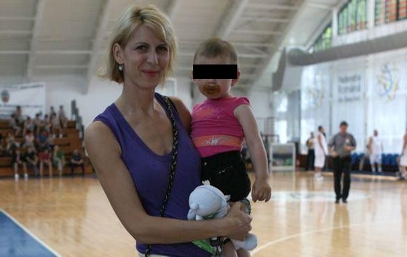 Monica Iagăr: "Fetițele sunt lumina ochilor mei și încerc să fiu o mamă echilibrată și prietenoasă"