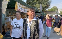 Marinel Băltărețu și soția la Târgul Național al Mierii