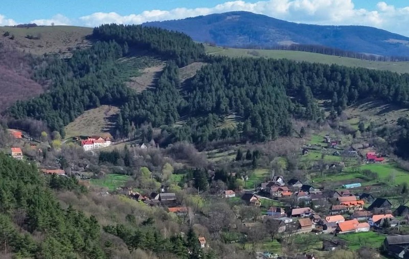 Satul din România cu doar 350 de locuitori, care arată ca un muzeu și unde poți dormi în peste 30 de conace vechi de 300 de ani