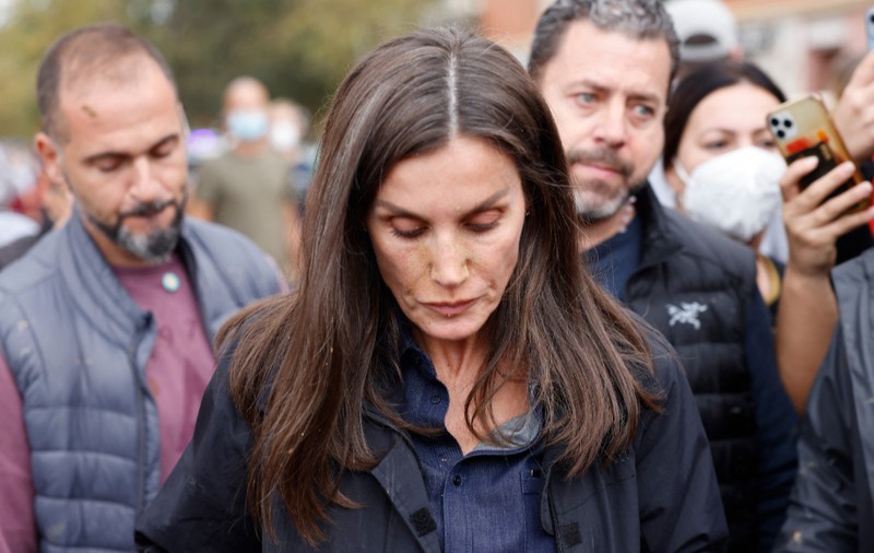 Reacția reginei Letizia a Spaniei, după ce a fost atacată cu noroi, în Paiporta: „Cum să nu fie supăraţi?”