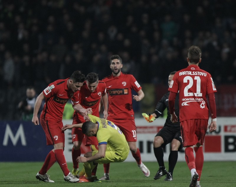 Derby-ul Dinamo - Steaua, văzut de un fost mare internațional: ”Mă așteptam la un plus de calitate!”. Cine sunt favoritele la titlu în acest sezon / FOTO