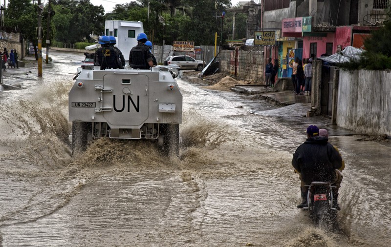 Doliu în Haiti pentru victimele uraganului Matthew. Zonele lovite de furtună sunt aproape complet distruse