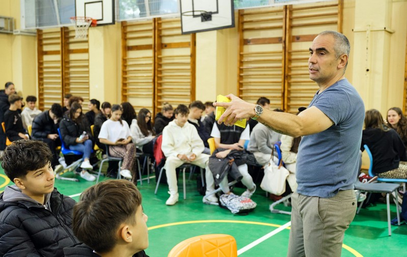 „Școala îi pregătește prea puțin pe copii pentru viața reală”. Antreprenorul român care aduce părinții și copiii mai aproape prin joc