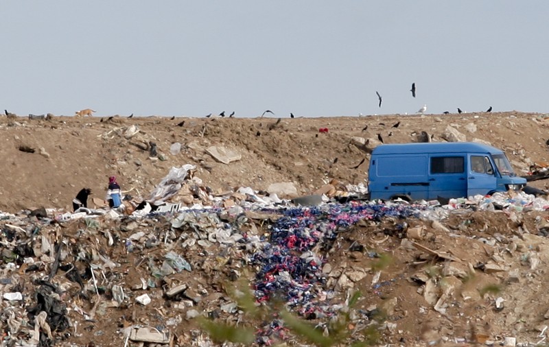 UPDATE. Comisia Europeană dă în judecată România din cauza gropilor de gunoi; Guvernul face eforturi pentru găsirea de soluții