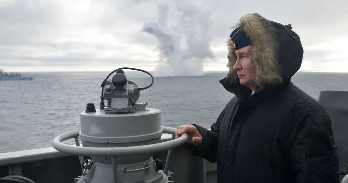 Vladimir Putin a supravegheat manevrele militare din Marea Neagră FOTO: EPA
