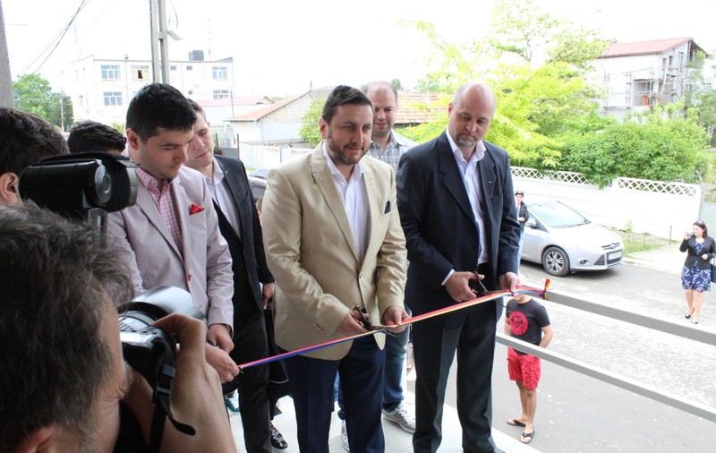 Superkombat : Irimia și luptătorii săi au inaugurat o sală de sport în Ovidiu 