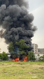 Incendiul a cuprins o suprafață de aproximativ 200 de metri pătrați FOTO: Antena 3