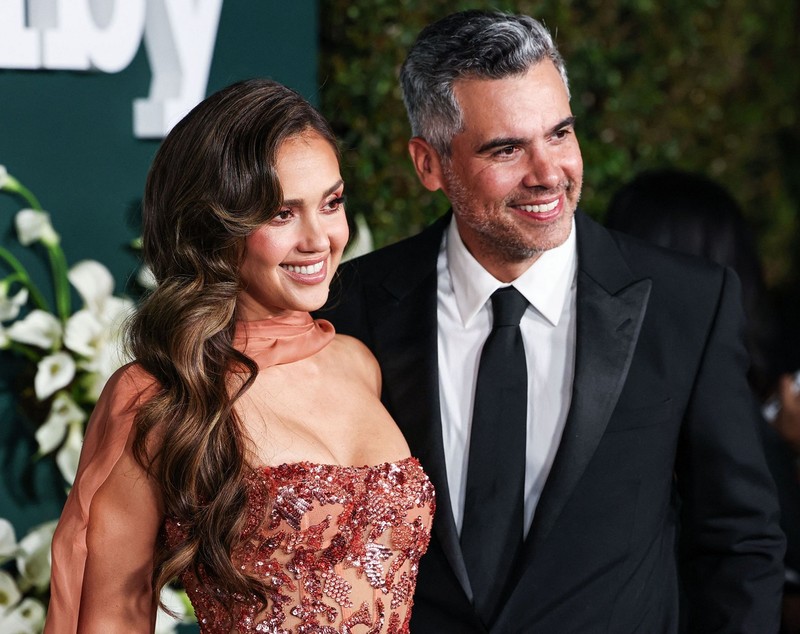 Jessica Alba și Cash Warren divorțează după 16 ani de căsătorie. În ciuda despărțirii, cuplul a avut un motiv de sărbătoare