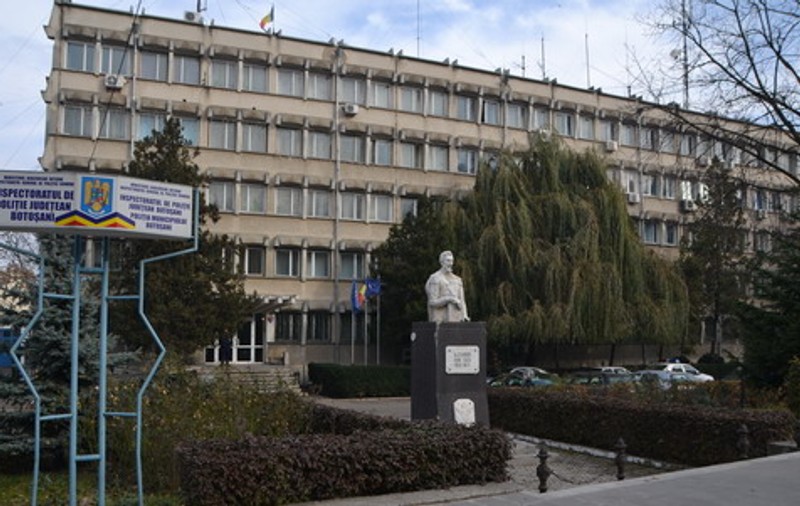 Hoții care au spart casa șefului Poliției Botoșani, identificați după mai bine de un an. Ce au furat