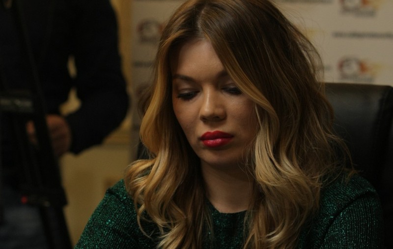 Gina Pistol A JUCAT POKER CU 6 BĂRBAŢI CELEBRI, printre care Adi Minune şi Duckadam! Frumoasa blondă i-a indimidat pe toţi | FOTO
