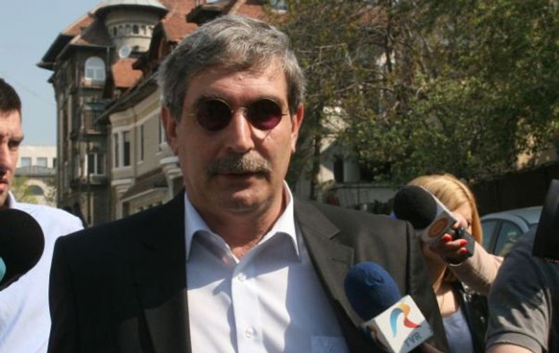 DECIZIE A ÎNALTEI CURȚI/ UMILINȚĂ: Fost șef al Direcției de Informații a Armatei, muncă în folosul comunității. General cu trei stele, trimis la mătură!