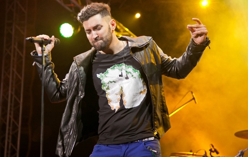 Smiley, Vunk şi Lucia cântă în scop caritabil, iar la final dau un tricou cu autograful lui Hagi