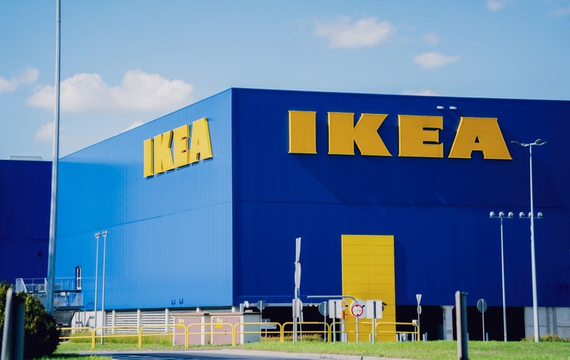 Conflict între conservatorii polonezi și IKEA, după ce compania suedeză și-a retras reclamele de la un post TV criticat pentru xenofobie