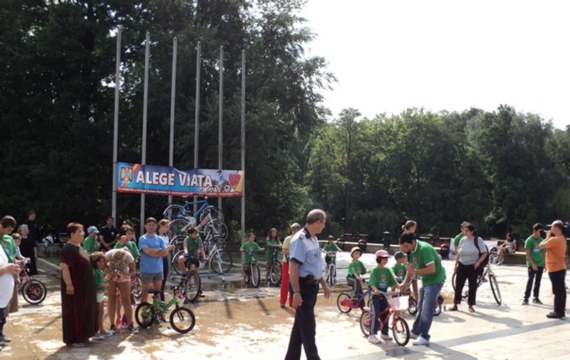 Cove a prezentat în Parcul Carol din Capitală un concurs pe teme rutiere pentru copii