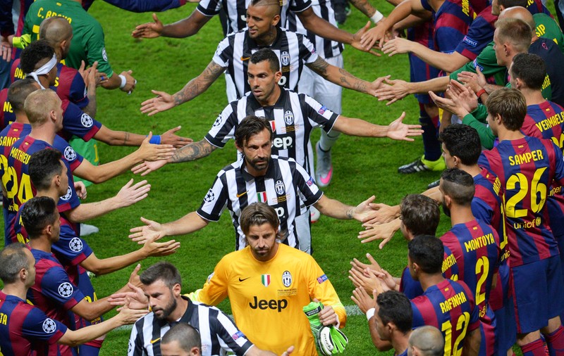 Juventus, aşteptată de sute de fani la revenirea la Torino / GALERIE FOTO&VIDEO
