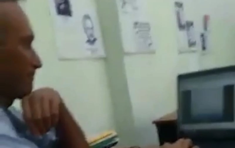 „Dacă vrei să fii carne de tun, treci granița!”. Profesor din Crimeea, concediat după ce a pus la clasă o melodie ucraineană despre dronele Bayraktar