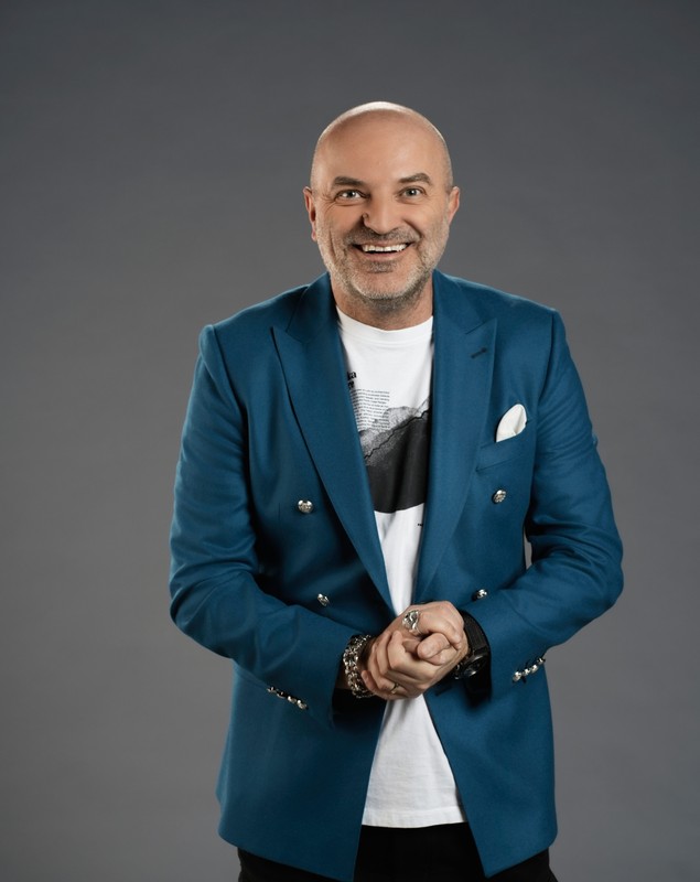 Dan Capatos revine cu un nou sezon „Un show păcătos” la Antena Stars. Emisiunea are o nouă oră de difuzare