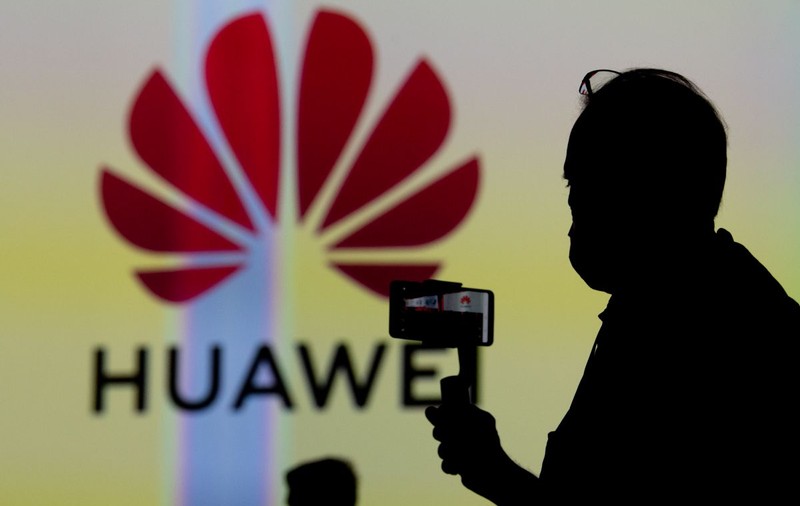 Canadienii au prins Huawei cum încearcă să-i ”îndosarieze” pe influencerii care li se par favorabili, datele mergând la guvern