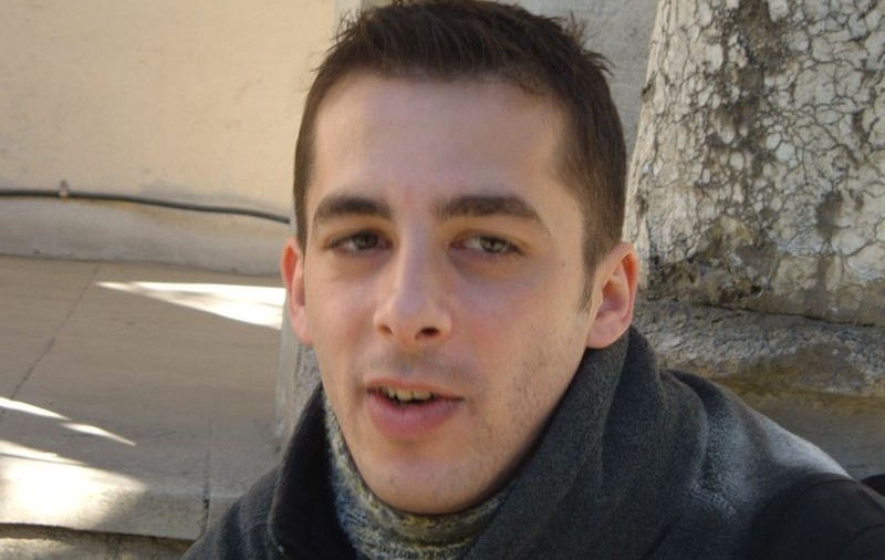 Tânăr scriitor găsit spânzurat