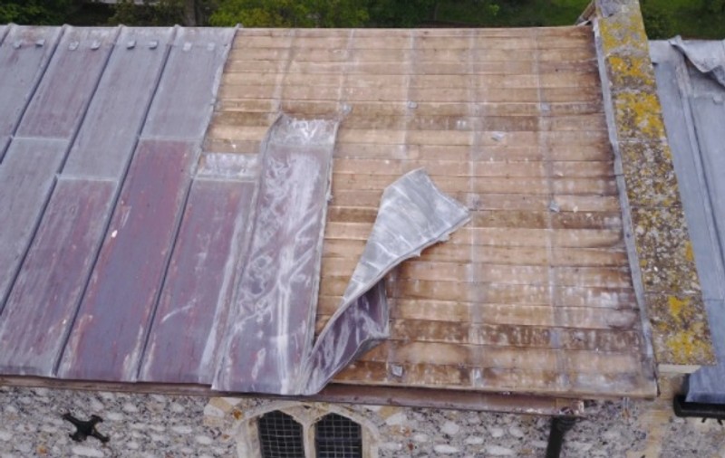 Au ”stors” zeci de  mii de euro de la bătrâni pe care îi lăsau fără acoperiș la casă. ”Gruparea constructorilor”  era formată din membrii a două familii de romi