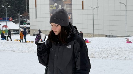 Mii de turiști au luat cu asalt stațiunile montane, inclusiv Poiana Brașov. Foto: Andrei Crăițoiu