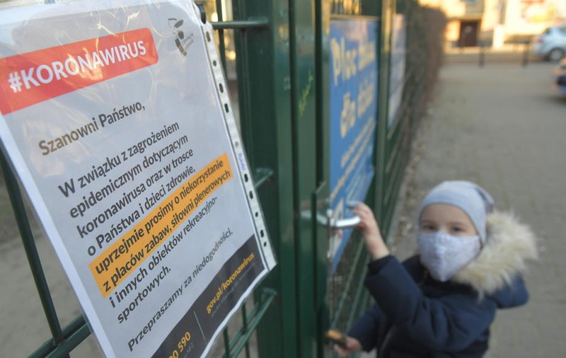 Mai multe țări europene încep să ridice restricțiile de astăzi. Germania redeschide magazinele, Norvegia - grădinițele, iar Polonia - parcurile
