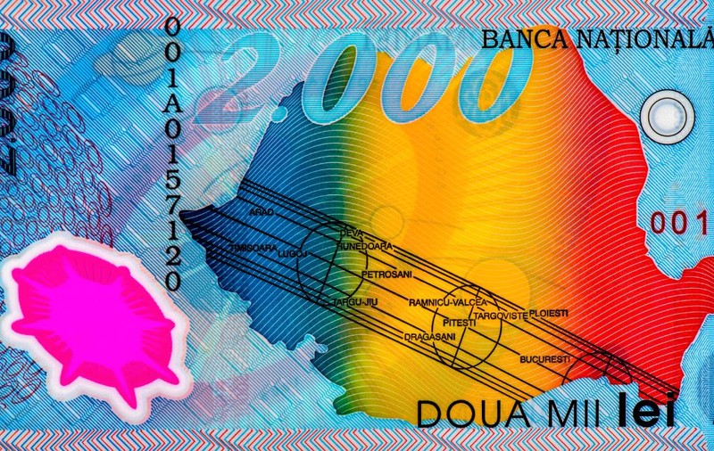 Cât costă o bancnotă de 2.000 de lei cu eclipsa de Soare din 1999: seria cea mai căutată de colecționari