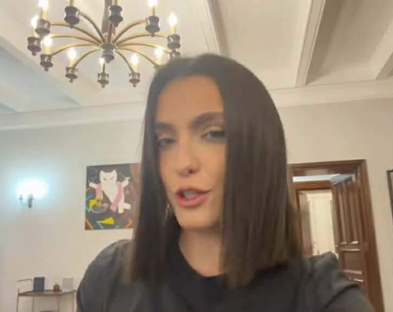 Imagini cu Alexia Eram după ce s-a tuns scurt. Fiica Andreei Esca a făcut o schimbare radicală de look