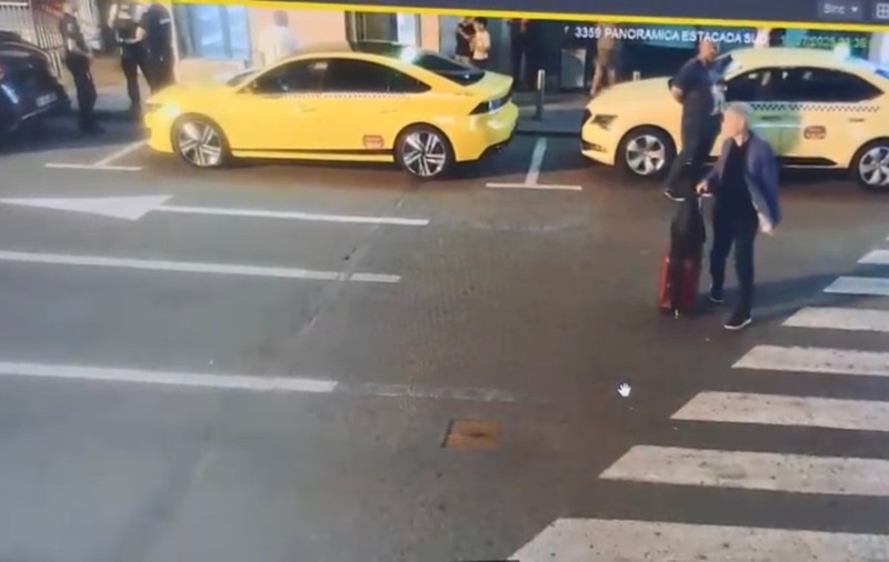 Un taximetrist a refuzat să îl ia pe Dacian Cioloș de la Aeroportul Otopeni. Ce a pățit șoferul de taxi | VIDEO