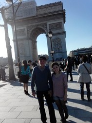Cu Larisa, la Paris, lângă Arcul de Triumf