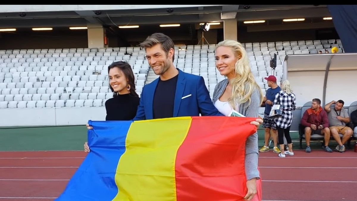 Poppy Drayton, Liam McIntyre și Jenia Tanaeva s-au pozat pe Cluj Arena cu steagul României