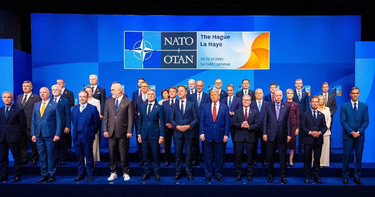 Liderii UE și Donald Trump într-o poză de grup de la întâlnirea NATO
