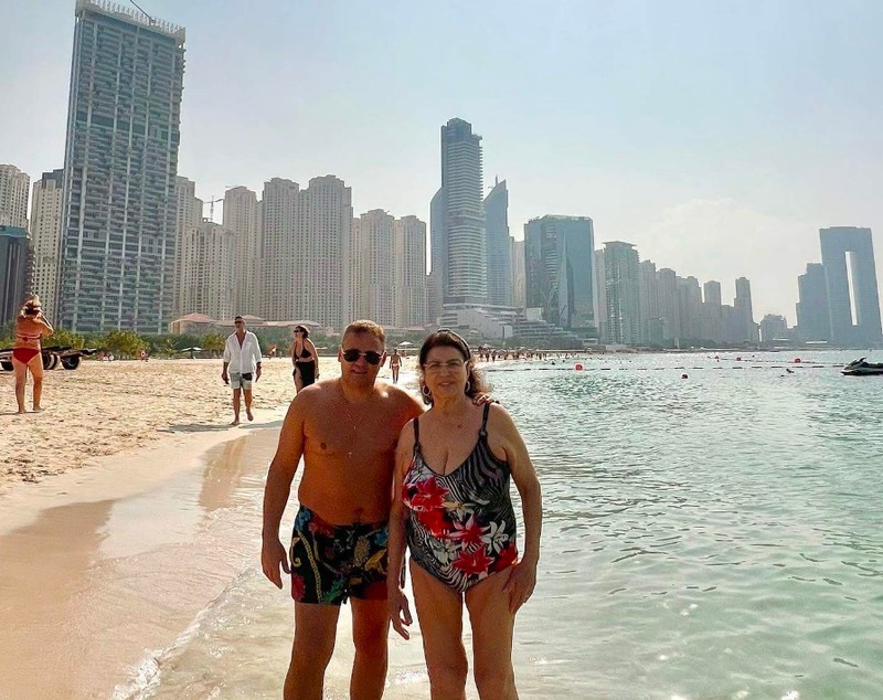 Cum arată Irina Loghin în costum de baie la 84 de ani. Artista de muzică populară e în vacanță alături de Ciprian Cernea, fiul ei
