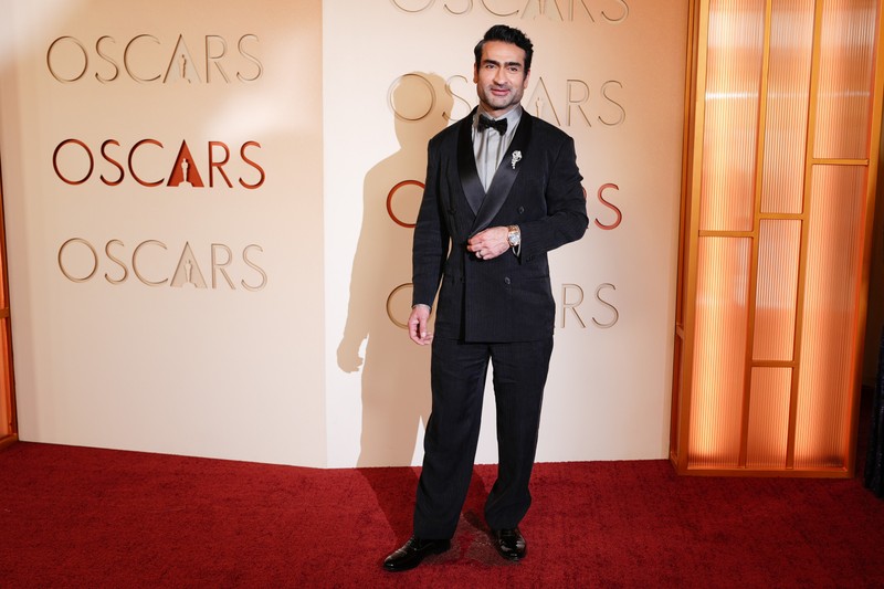 Kumail Nanjiani a purtat un Vacheron Constantin Overseas Perpetual Calendar Skeleton la Oscarurile din anul acesta. Foto: Profimedia