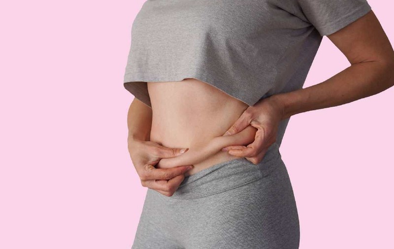 Alimentele nesănătoase care favorizează acumularea de grăsime abdominală și trebuie evitate