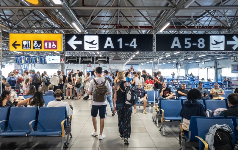 Țara din Europa în care zeci de mii de români au primit cetățenie