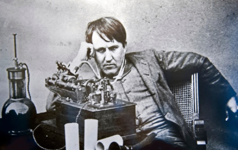 Cine a fost Thomas Edison