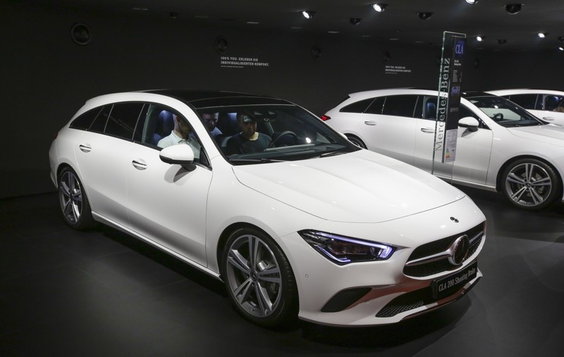 Mercedes nu va mai fabrica din 2023 mașini echipate cu cutii manuale de viteze