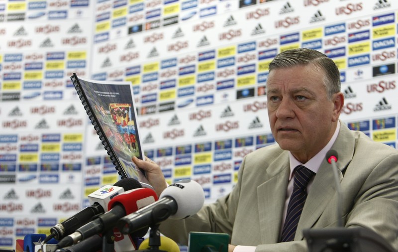 ”Nimeni nu poate obliga Steaua să trimită jucătorii la națională, dar nici amenințările nu-și au locul!”