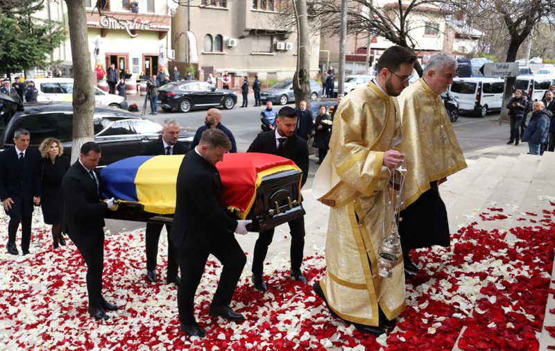 Mircea Lucescu, condus pe ultimul drum. A fost înmormântat la Cimitirul Bellu