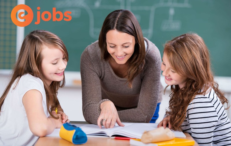 Îţi place să lucrezi alături de copii? Pe eJobs, gaseşti peste 600 de oferte în domeniul Educaţiei