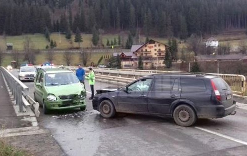 Salvatorul fetei pe care fostul iubit încerca să o arunce de pe pod a povestit scena care putea duce la o tragedie