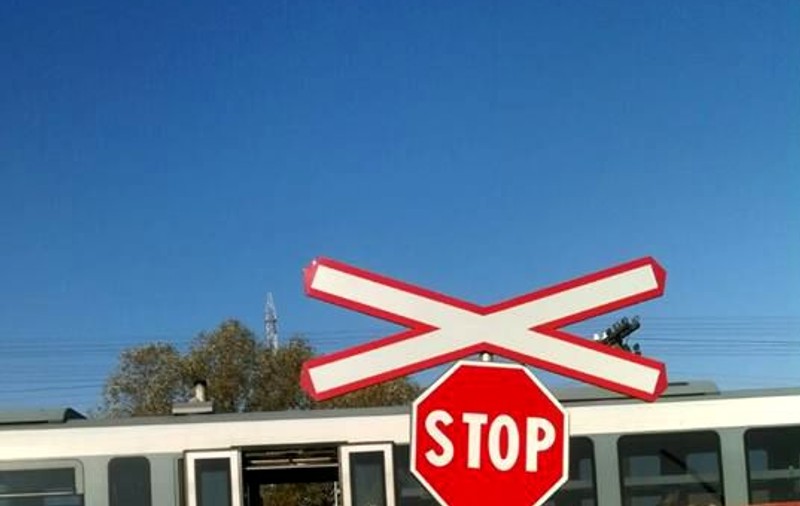 UPDATE: Accident de tren în Italia, în apropiere de Torino. Un român a fost spulberat de locomotivă / FOTO&VIDEO