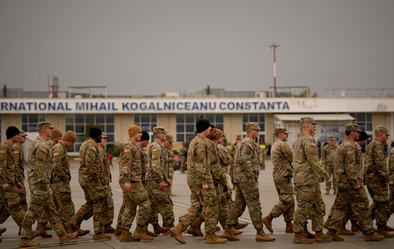 Stare de alertă sporită la mai multe baze militare americane, inclusiv din România, pe fondul unei posibile ameninţări teroriste