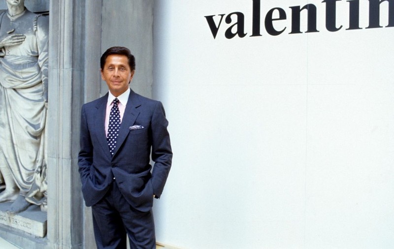 Cine a fost Valentino Garavani, simbolul luxului din haute couture. Italianul a revoluționat lumea modei încă din anii '50