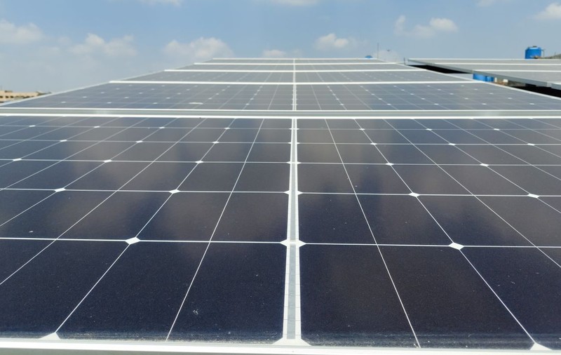 Parcurile eoliene și solare din România, amenințate grav de restricțiile UE, de frica invertoarelor din China
