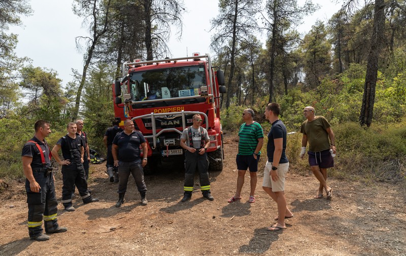 Un medic grec, care a făcut facultatea la Iaşi, le mulțumește pompierilor români: „Dacă focul trecea drumul, îmi ardea satul”﻿